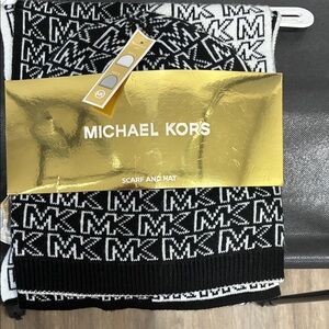 Michael Kors Monogram Black and White Set